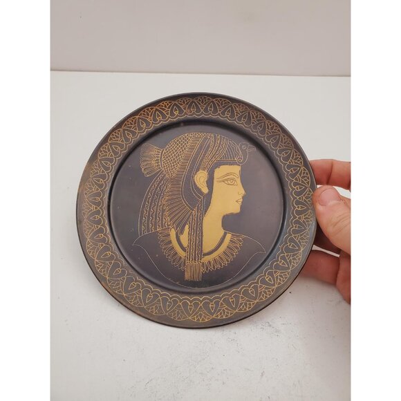 Vintage Hammered copper Embossed Design Wall Plate Wall Hanging Collectible - Picture 5 of 10